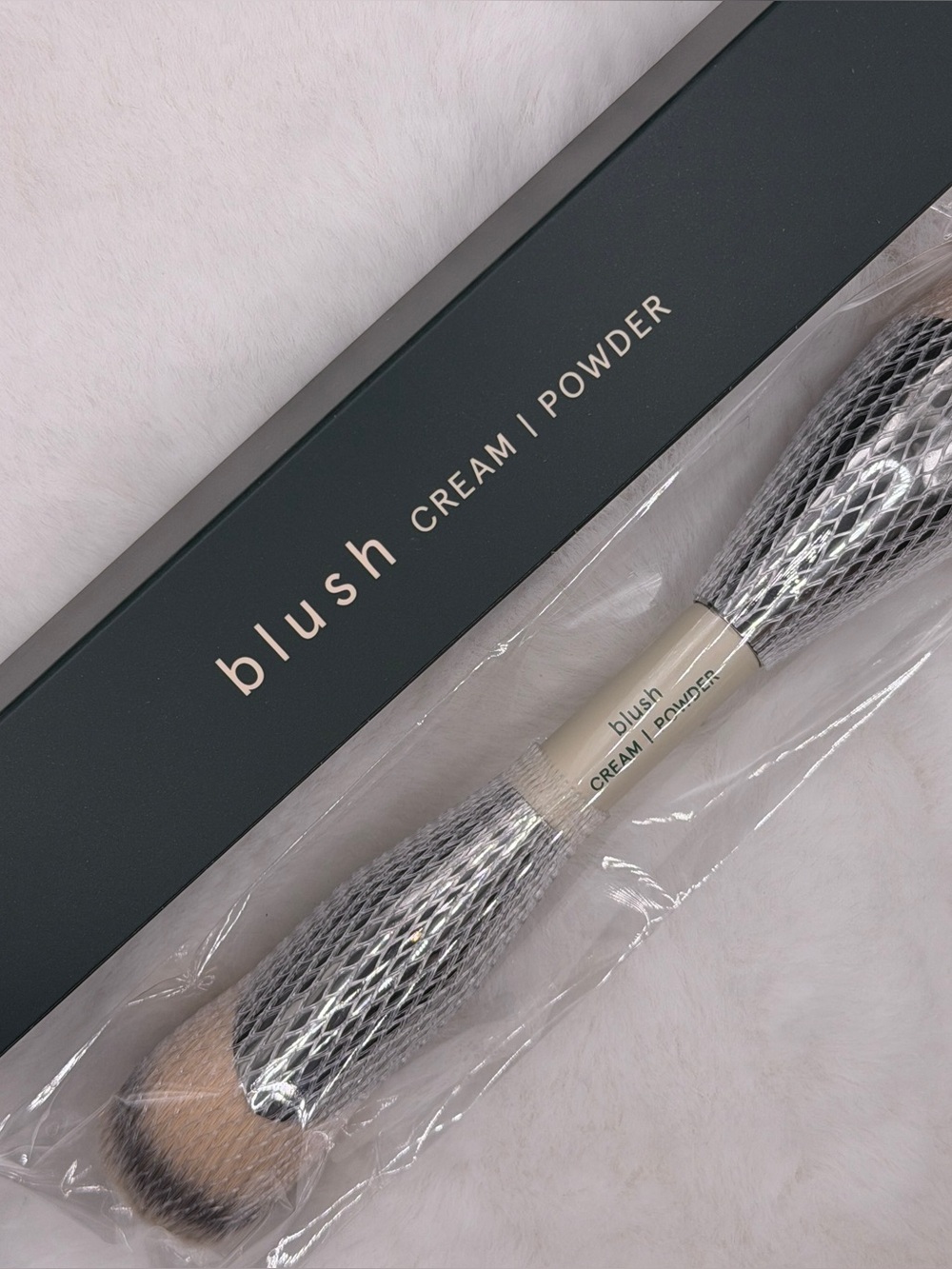 CIELE The Blush Brush, Cream and Powder Dual-Ended Makeup Brush - Silver/Beige